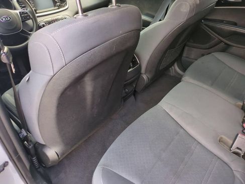 Used 2019 Kia Sorento L FWD image 26
