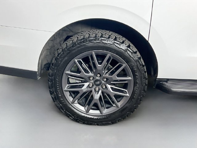 Used 2025 Ford Expedition Max Active AWD/4WD image 40