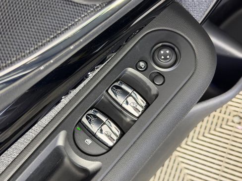 Used 2022 MINI Cooper Clubman S w/ Premium Package image 23