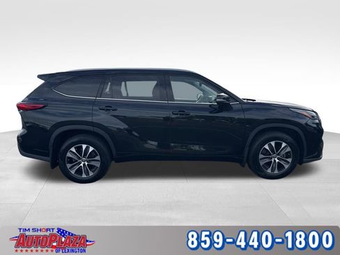 Used 2021 Toyota Highlander XLE image 6