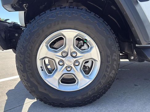 Used 2021 Jeep Wrangler Unlimited Sport AWD/4WD image 17