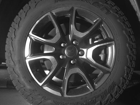 Used 2025 Jeep Compass Trailhawk image 13