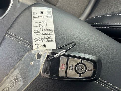 Used 2024 Ford Mustang Coupe image 32