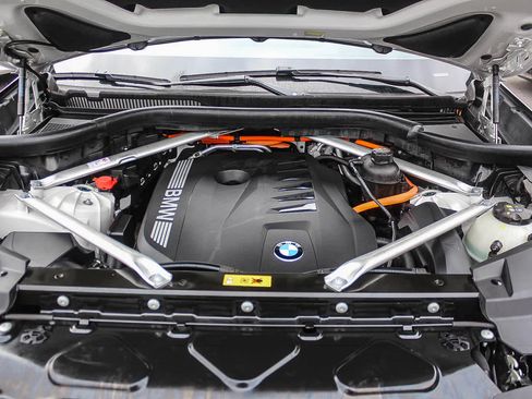 Used 2024 BMW X5 xDrive50e AWD/4WD image 29