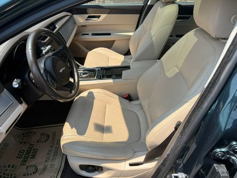 Used 2016 Jaguar XF Prestige AWD/4WD image 12