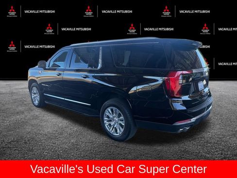 Used 2025 GMC Yukon XL Denali AWD/4WD image 3