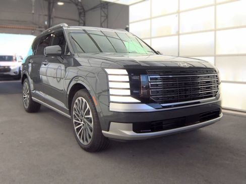 Used 2026 Hyundai Palisade Calligraphy AWD/4WD image 2
