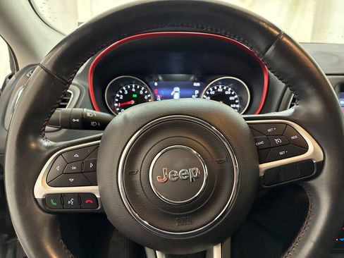 Used 2019 Jeep Compass Trailhawk AWD/4WD image 11