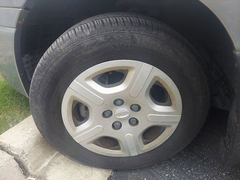 Used 2007 Ford Freestar SE FWD image 3
