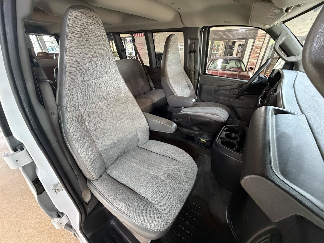 Used 2016 Chevrolet Express 3500 LT w/ LT Preferred Equipment Group RWD image 9