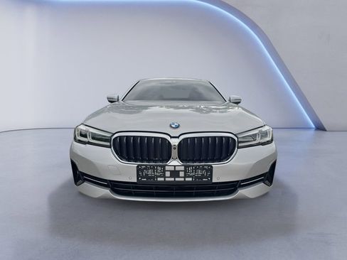 Used 2021 BMW 530i xDrive w/ Premium Package AWD/4WD image 9