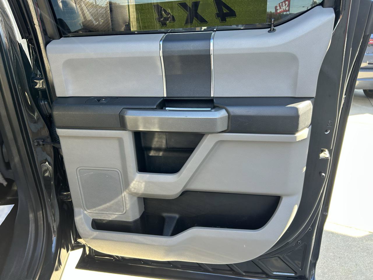 Used 2015 Ford F150 XLT w/ Trailer Tow Package AWD/4WD image 15