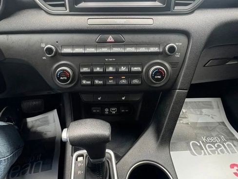 Used 2019 Kia Sportage LX w/ LX Popular Package FWD image 12