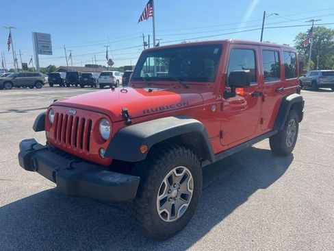 Used 2015 Jeep Wrangler Unlimited Rubicon w/ Connectivity Group AWD/4WD image 2