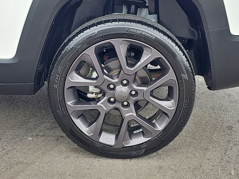 Used 2023 Jeep Renegade Latitude w/ Sun/Sound Group AWD/4WD image 34