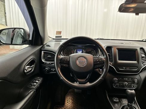 Used 2019 Jeep Cherokee Latitude Plus AWD/4WD image 15