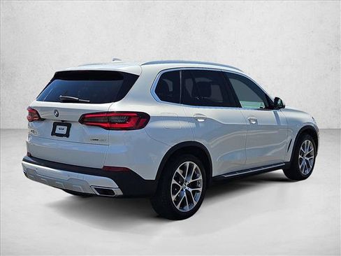 Used 2022 BMW X5 xDrive40i w/ Premium Package AWD/4WD image 5