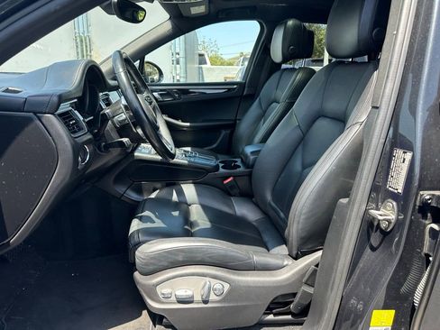 Used 2018 Porsche Macan AWD/4WD image 7