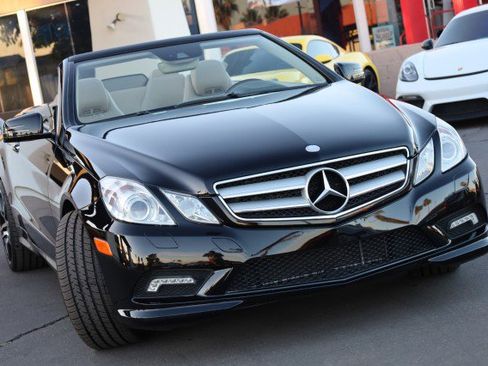 Used 2011 Mercedes-Benz E 550 E 550 image 2