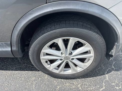Used 2018 Nissan Rogue Sport SV FWD image 4