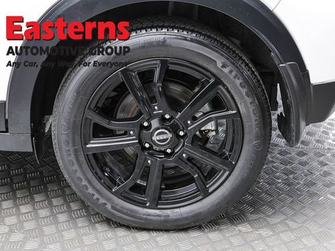 Used 2023 Nissan Kicks SR w/ SR Premium Package image 8