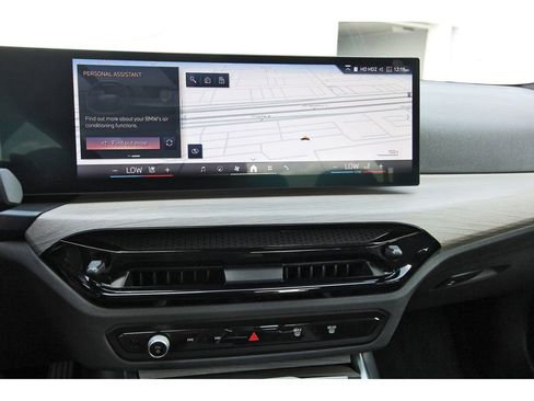 Used 2025 BMW 330i xDrive Sedan image 21