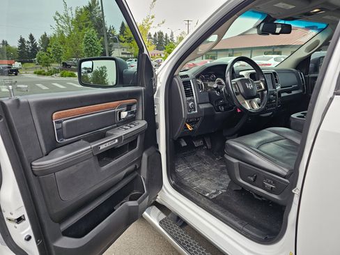 Used 2018 RAM 1500 Laramie AWD/4WD image 27