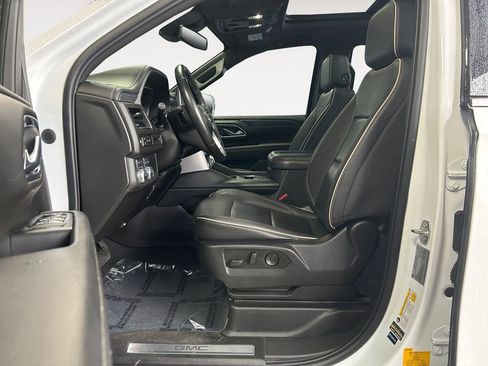 Used 2023 GMC Yukon XL SLT image 15