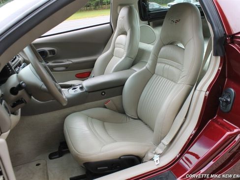 Used 2003 Chevrolet Corvette 50th Anniversary Edition w/ Preferred Equipment Group image 30