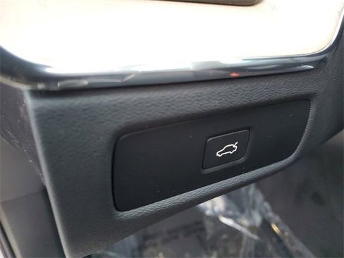 New 2026 Volvo XC60 B5 Ultra w/ Protection Package Premier image 8