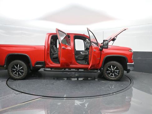 Used 2024 Chevrolet Silverado 2500 LTZ w/ LTZ Premium Package image 54