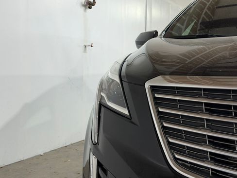 Used 2019 Cadillac XT5 Platinum AWD/4WD image 10
