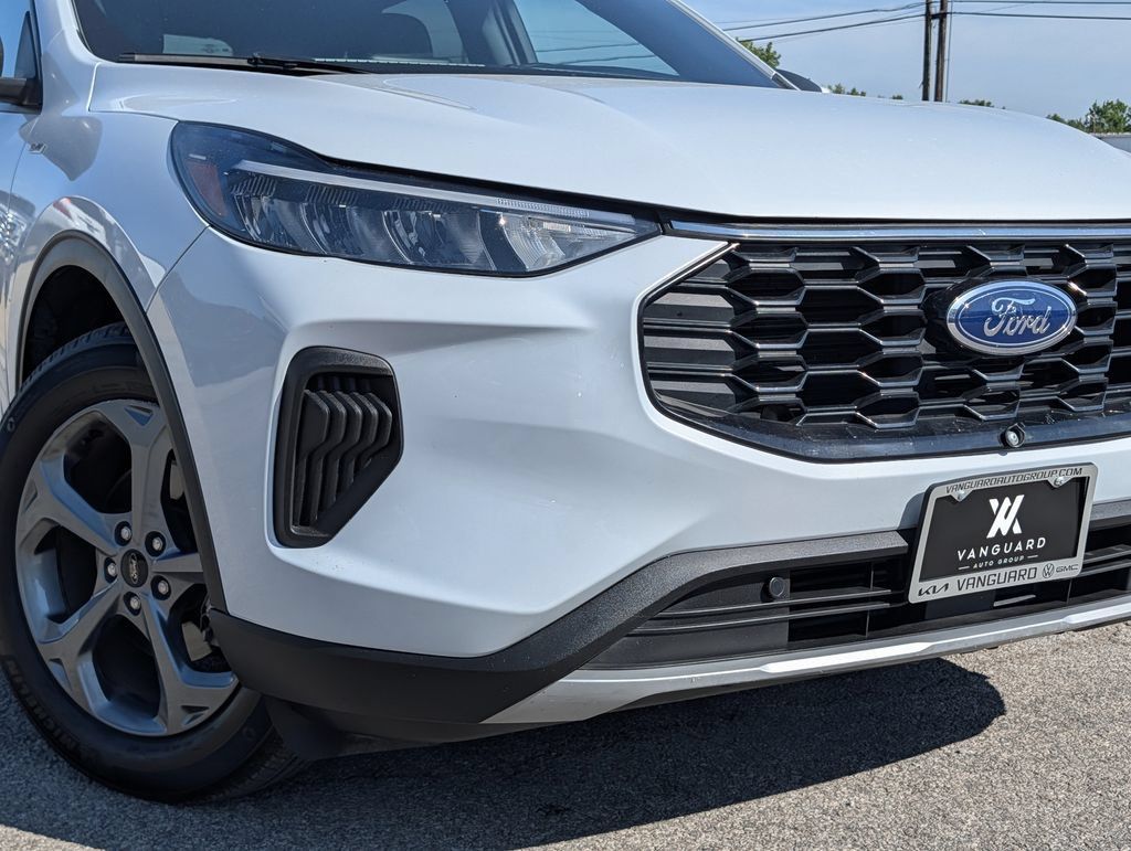 Used 2025 Ford Escape ST-Line FWD image 9