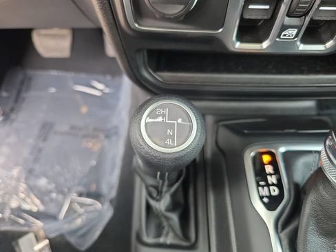 Used 2024 Jeep Wrangler Unlimited Sport AWD/4WD image 20