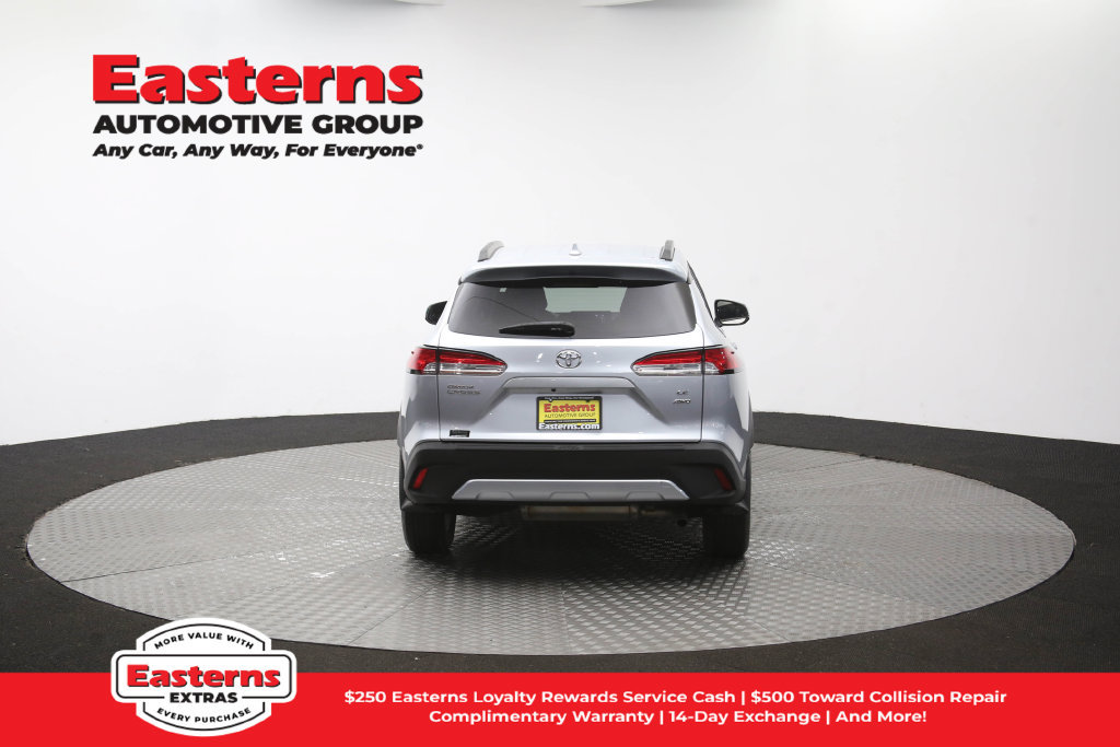 Used 2022 Toyota Corolla Cross LE AWD/4WD image 35