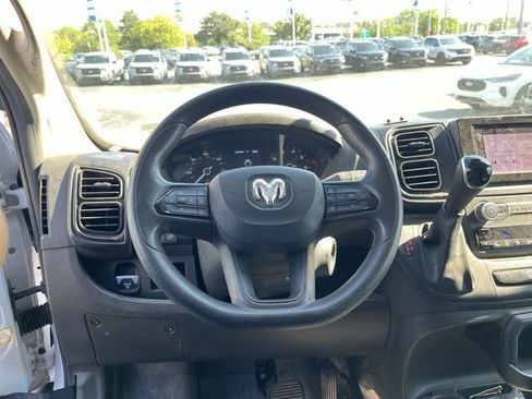 Used 2025 RAM ProMaster 2500 w/ Convenience Group FWD image 13