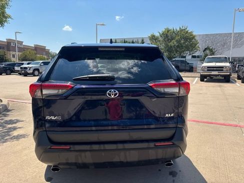 Used 2025 Toyota RAV4 XLE FWD image 6