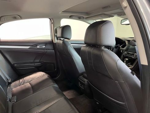 Used 2016 Honda Civic Touring image 14