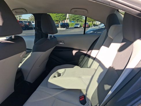 Used 2021 Toyota Corolla LE image 11