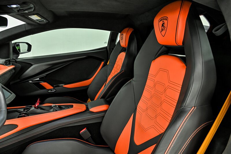 Used 2024 Lamborghini Revuelto AWD/4WD image 41
