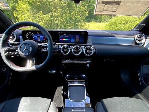 Certified 2025 Mercedes-Benz CLA 250 4MATIC image 5