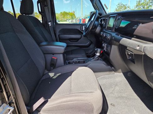 Used 2022 Jeep Gladiator Sport image 10