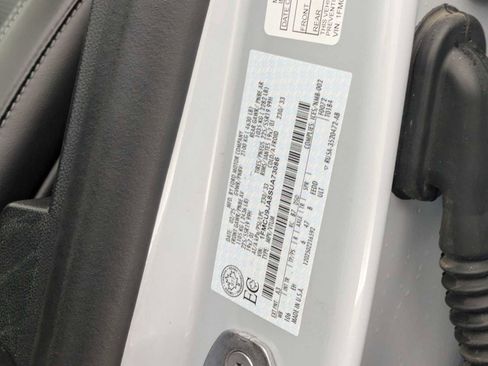 Used 2025 Ford Escape Platinum AWD/4WD image 35