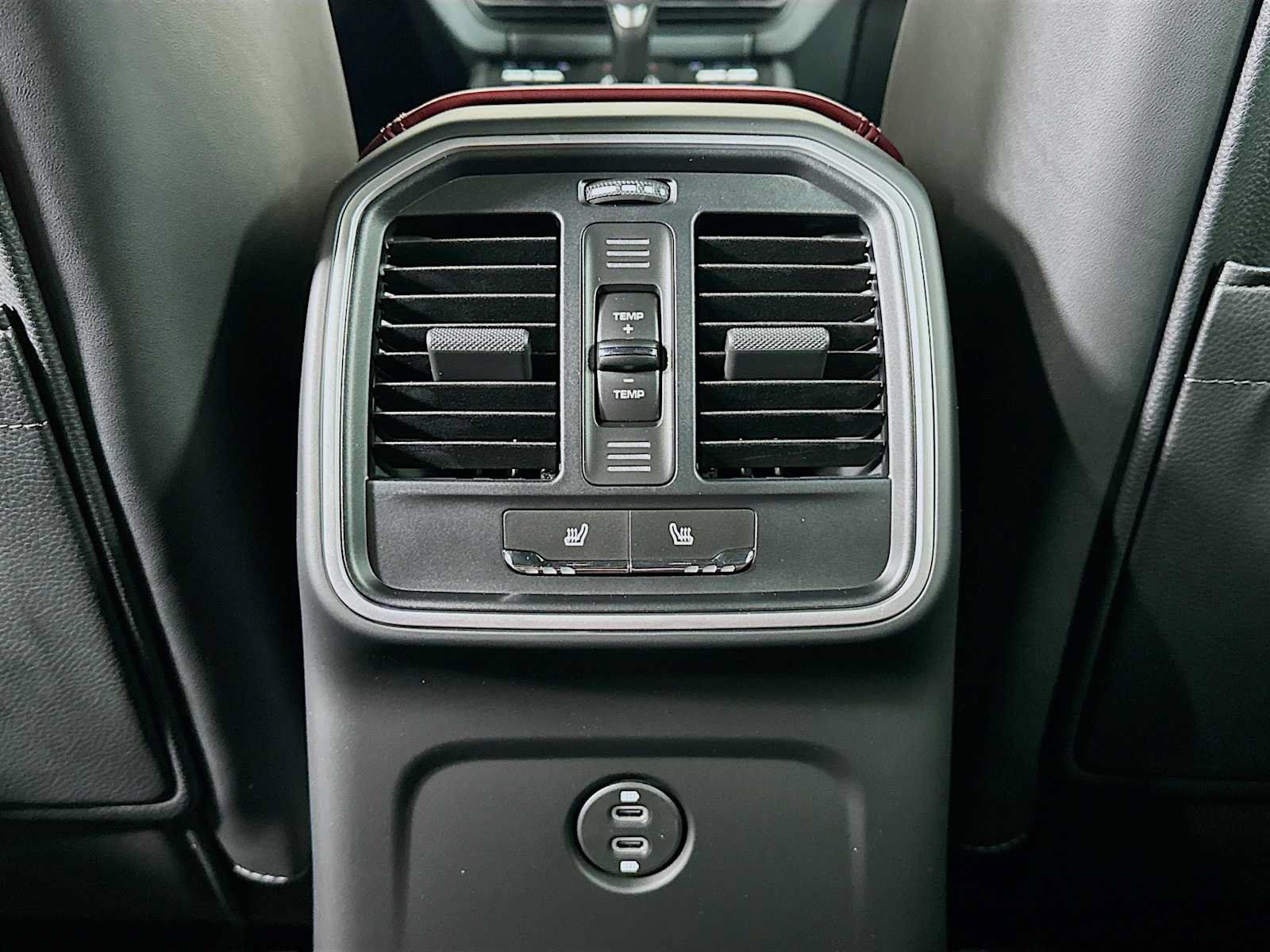 Used 2026 Porsche Macan AWD/4WD image 26