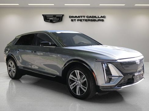 Certified 2024 Cadillac Lyriq Tech w/ Driver Assist Package AWD/4WD image 7