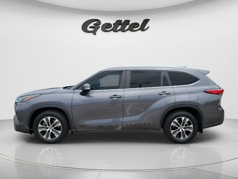Used 2023 Toyota Highlander XLE FWD image 8