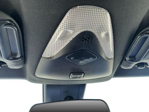 Used 2021 Toyota C-HR XLE FWD image 17