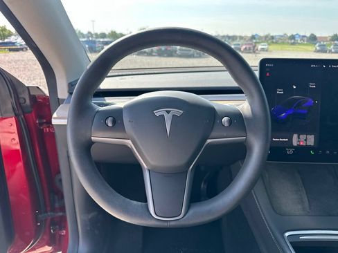 Used 2024 Tesla Model Y Long Range AWD/4WD image 21