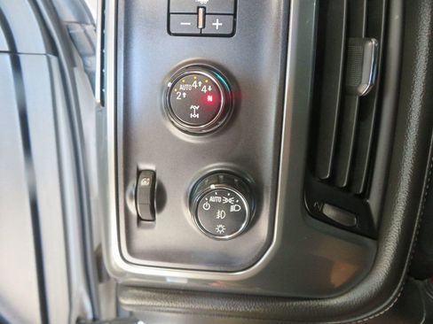 Used 2017 Chevrolet Silverado 1500 LTZ Z71 w/ LTZ Plus Package AWD/4WD image 41