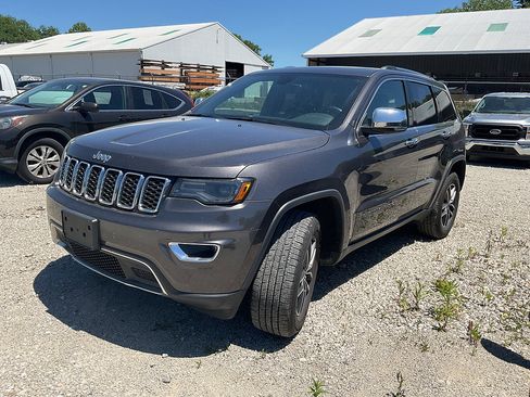 Used 2019 Jeep Grand Cherokee Limited w/ Luxury Group II AWD/4WD image 2